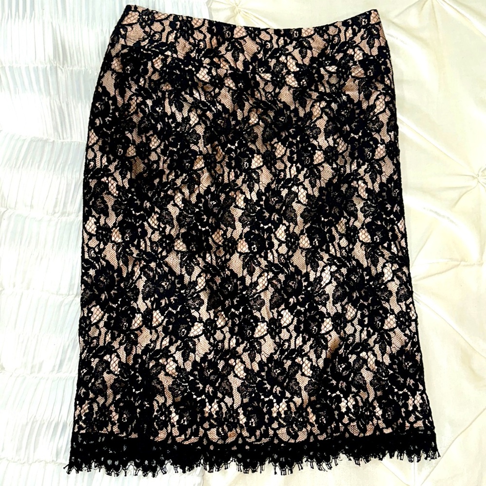 Elegant Lace and Satin Banana Republic skirt, size 2P